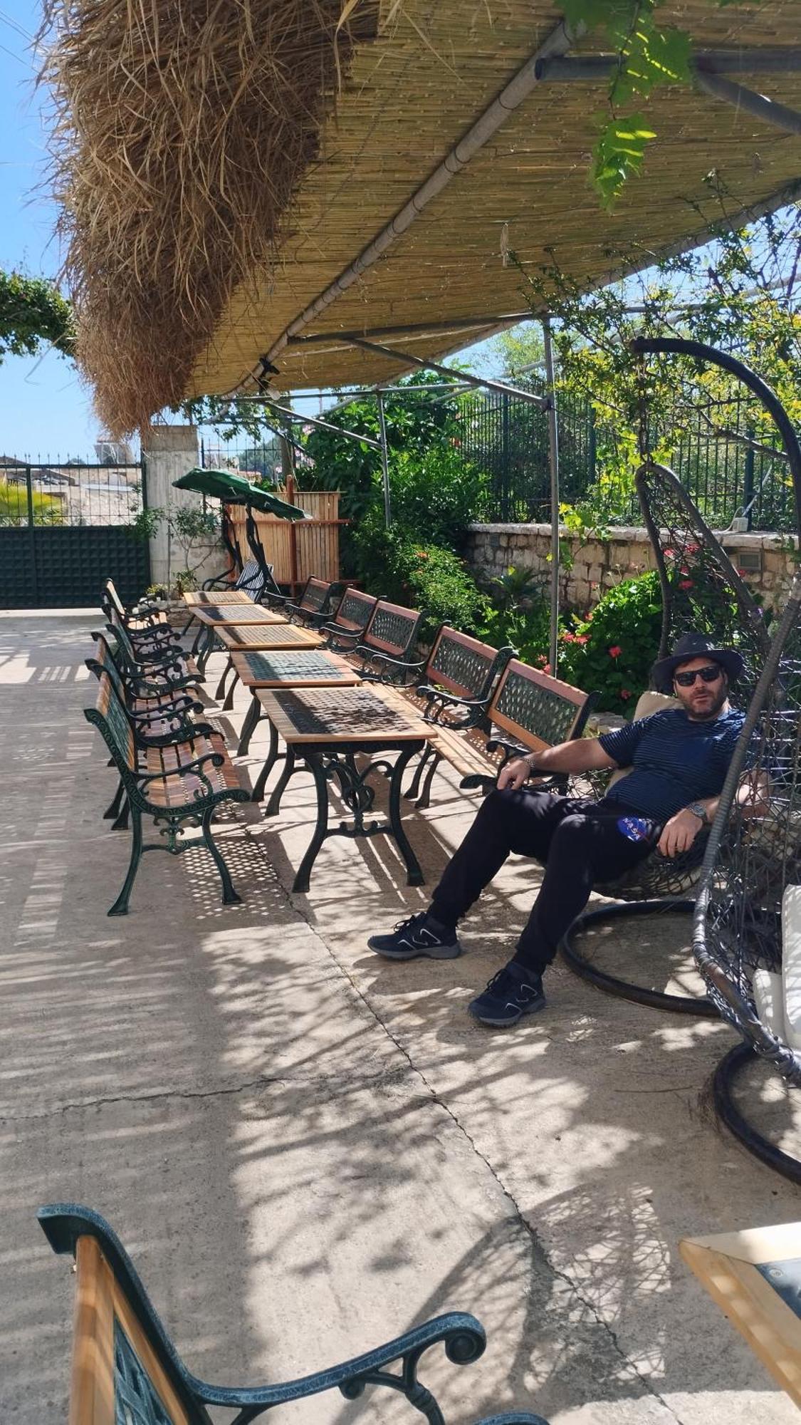 Oasis Ostello Himare